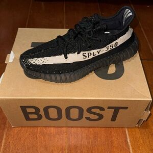 Yeezy Boost 350 v2